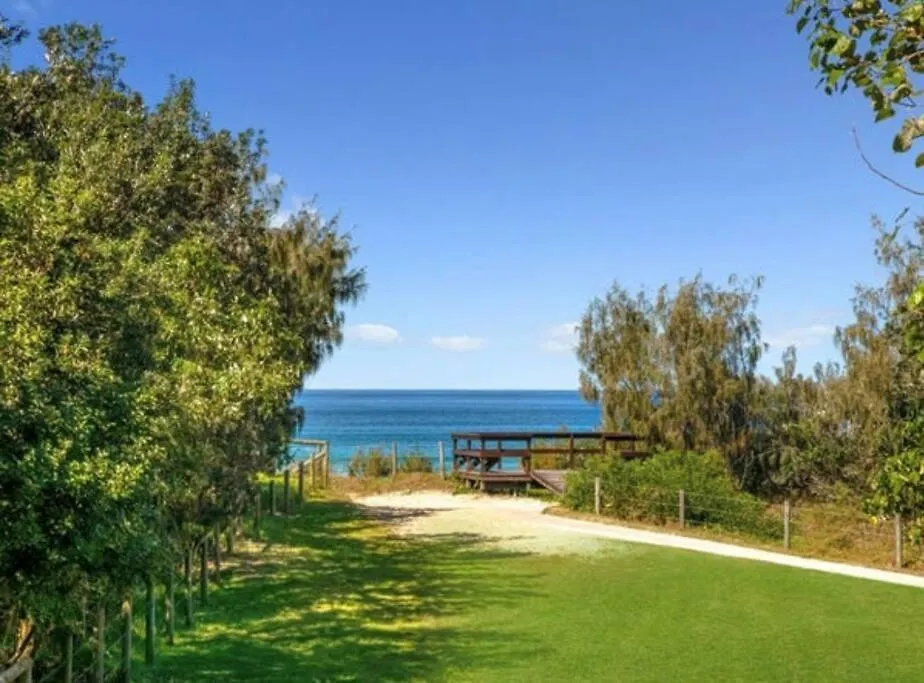 Pandanus Beach House - Direct Beach Access Marcoola Australia
