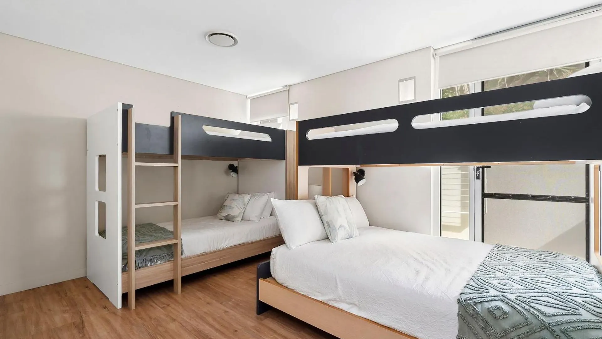 Pandanus Beach House - Direct Beach Access Marcoola