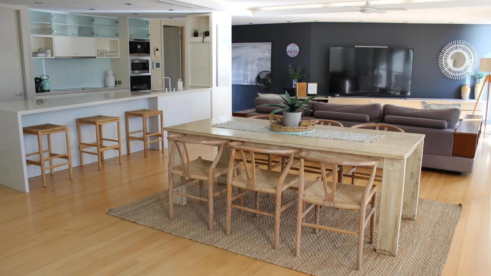 Pandanus Beach House - Direct Beach Access Marcoola Australia